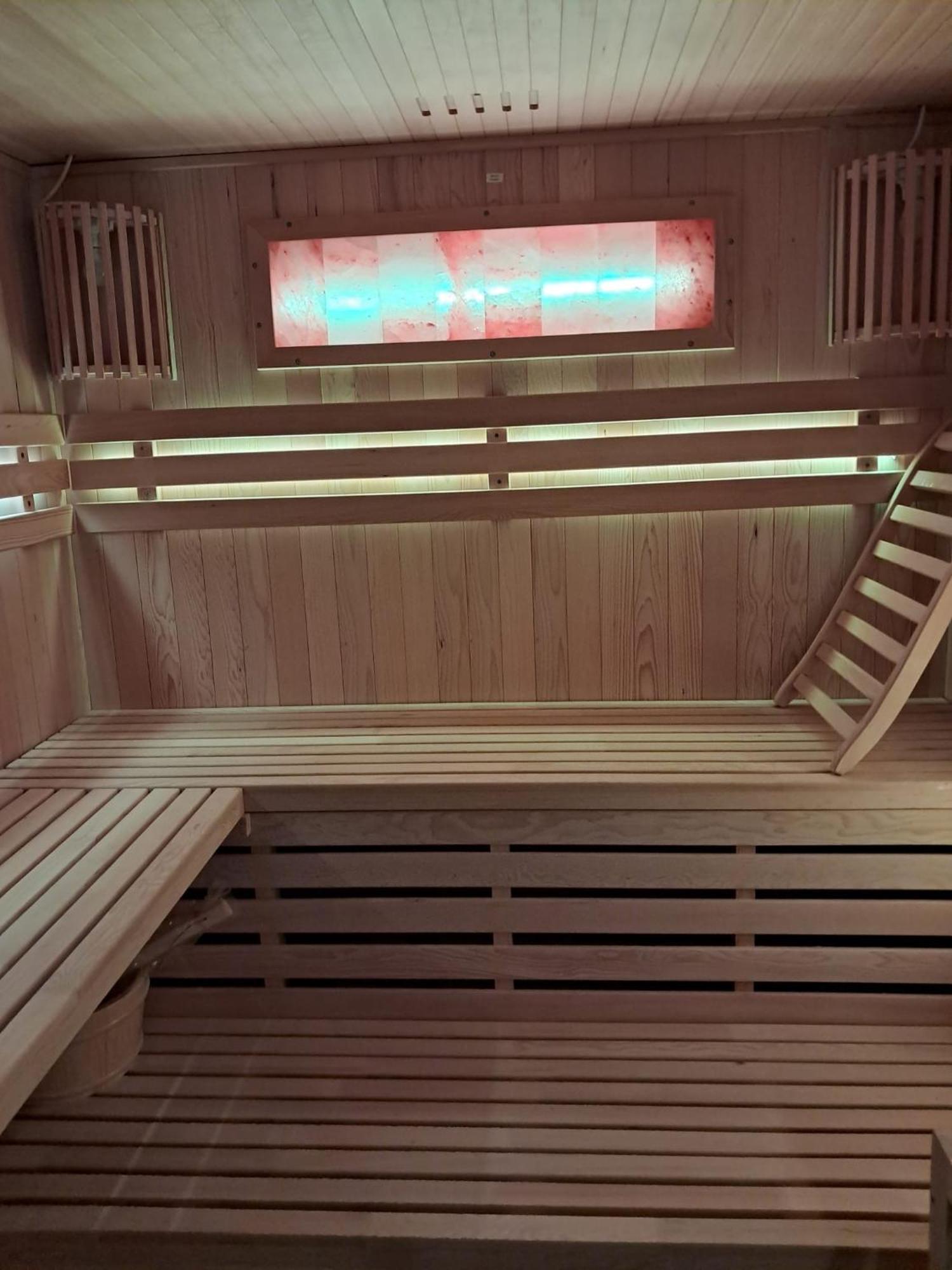 Szwajcarka Willa Z Sauna I Jacuzzi Kudowa Zdroj Exterior photo