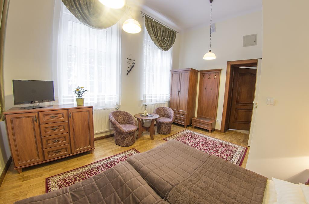 Szwajcarka Willa Z Sauna I Jacuzzi Kudowa Zdroj Room photo